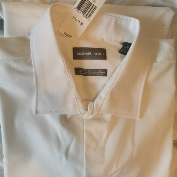 Clothing - Picture 14 of 15